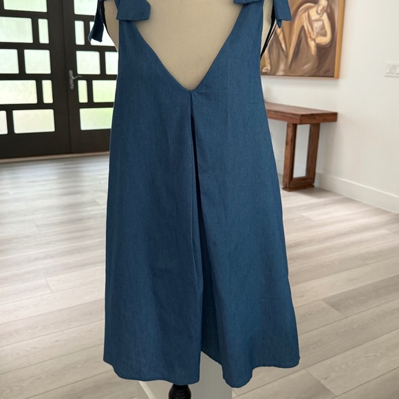 Super CUTE Like NEW GB Chambray Skort Romper Sz M - Picture 2 of 10